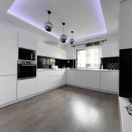 Quiet, In The Heart Of Vlore! Vlore